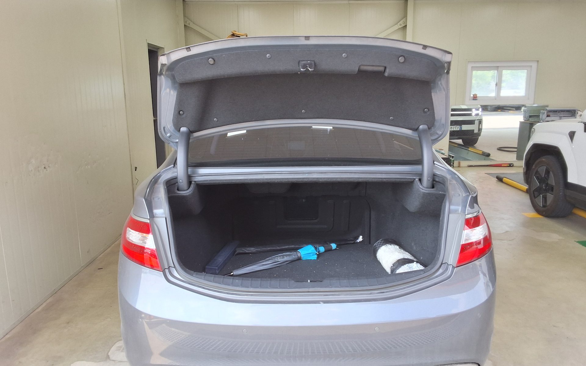 2012 - hyundai grandeur
