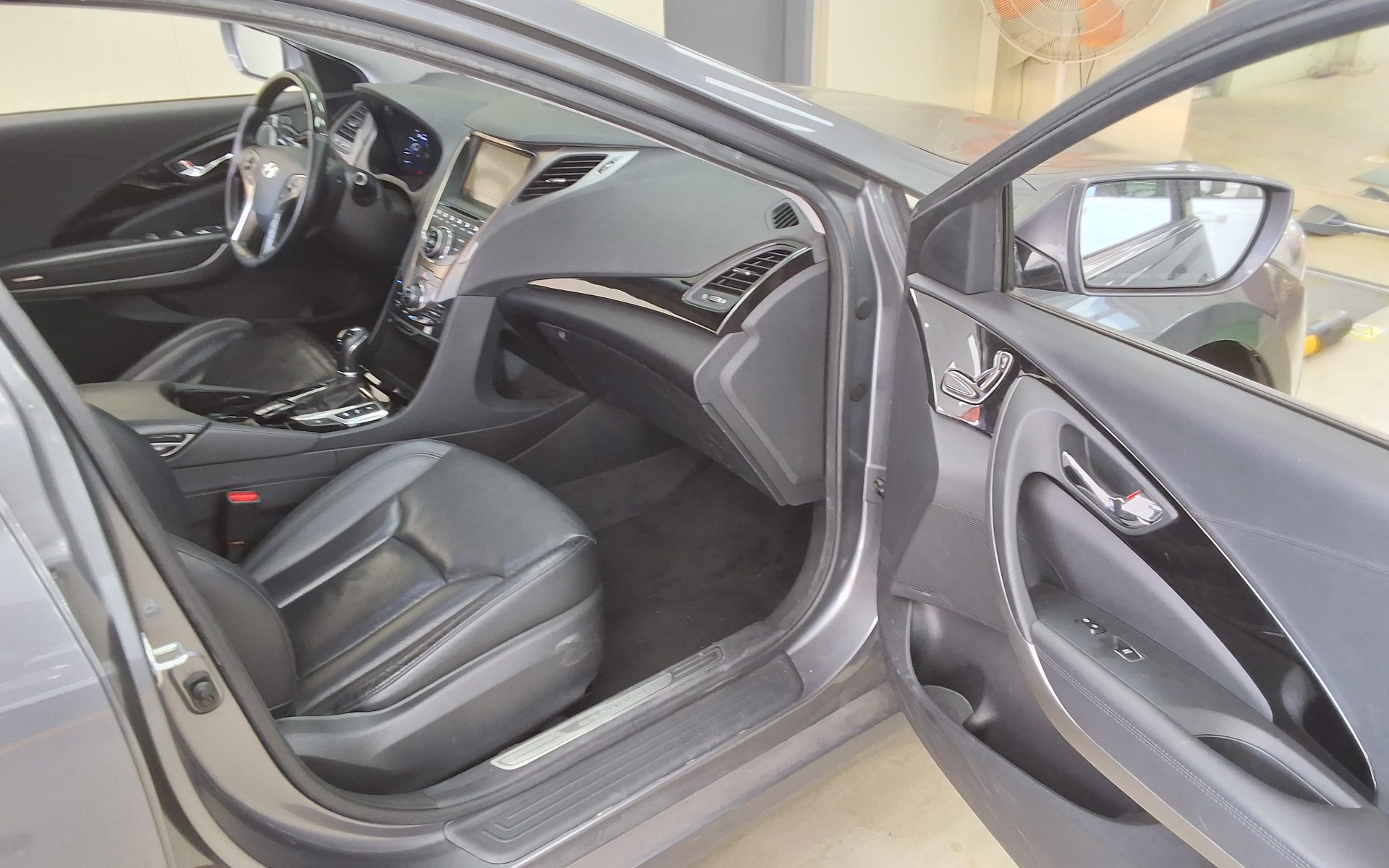 2012 - hyundai grandeur