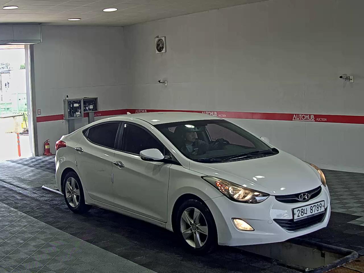 2012 - hyundai avante