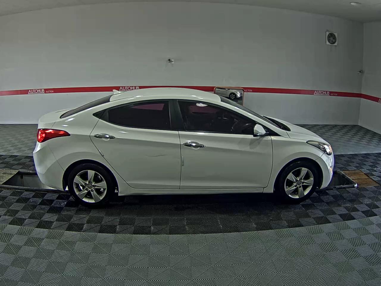 2012 - hyundai avante