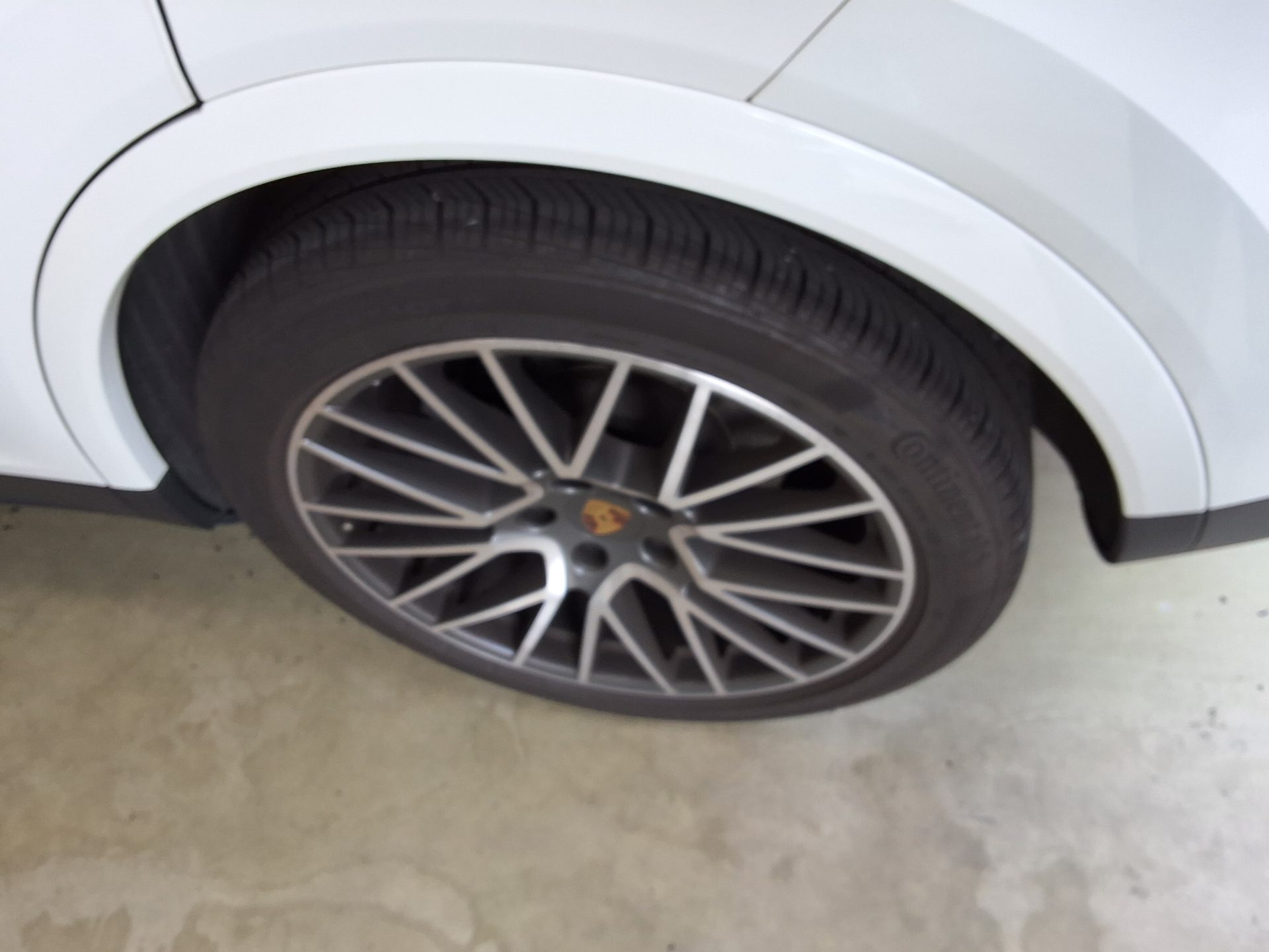 2023 - porsche cayenne