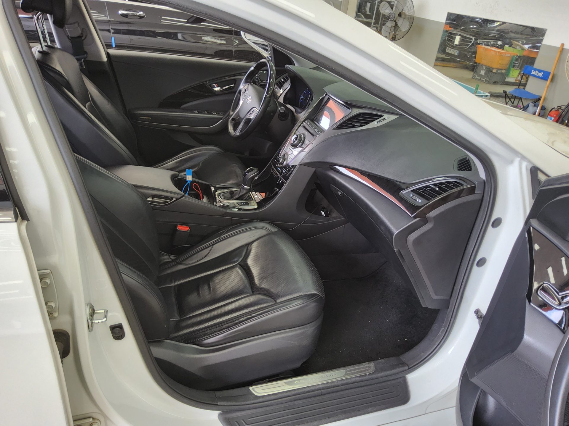 2012 - hyundai grandeur