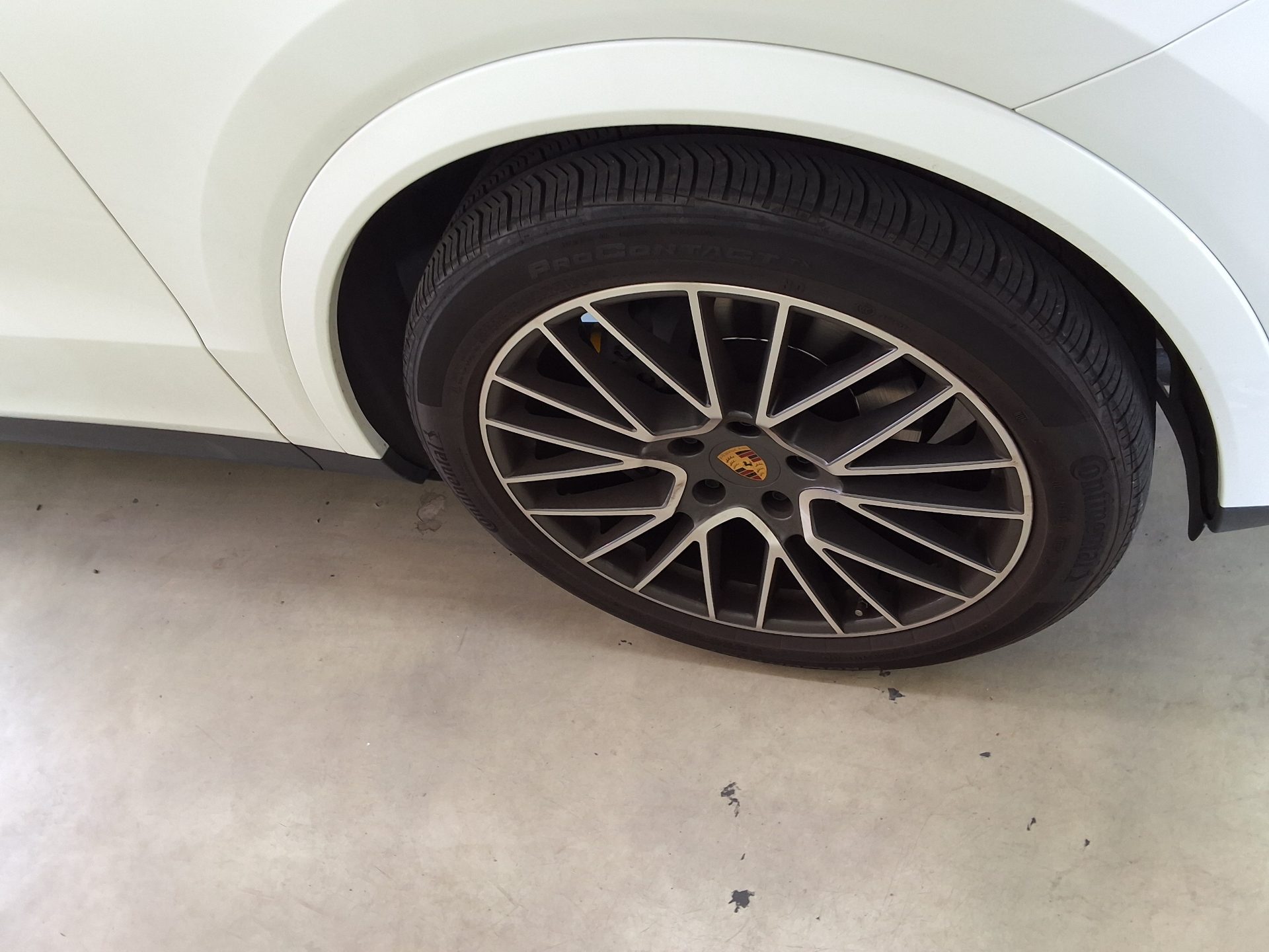 2023 - porsche cayenne