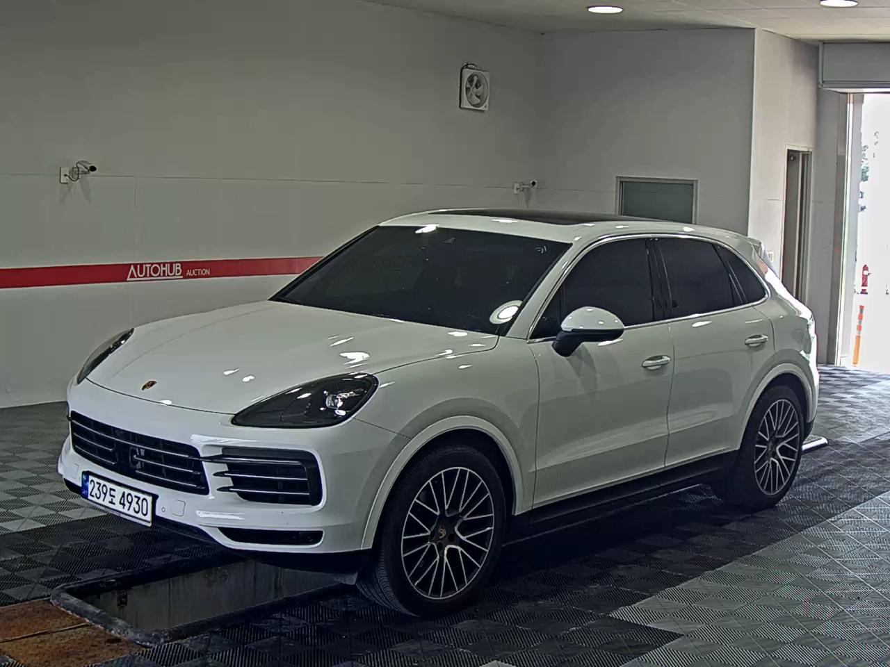 2023 - porsche cayenne