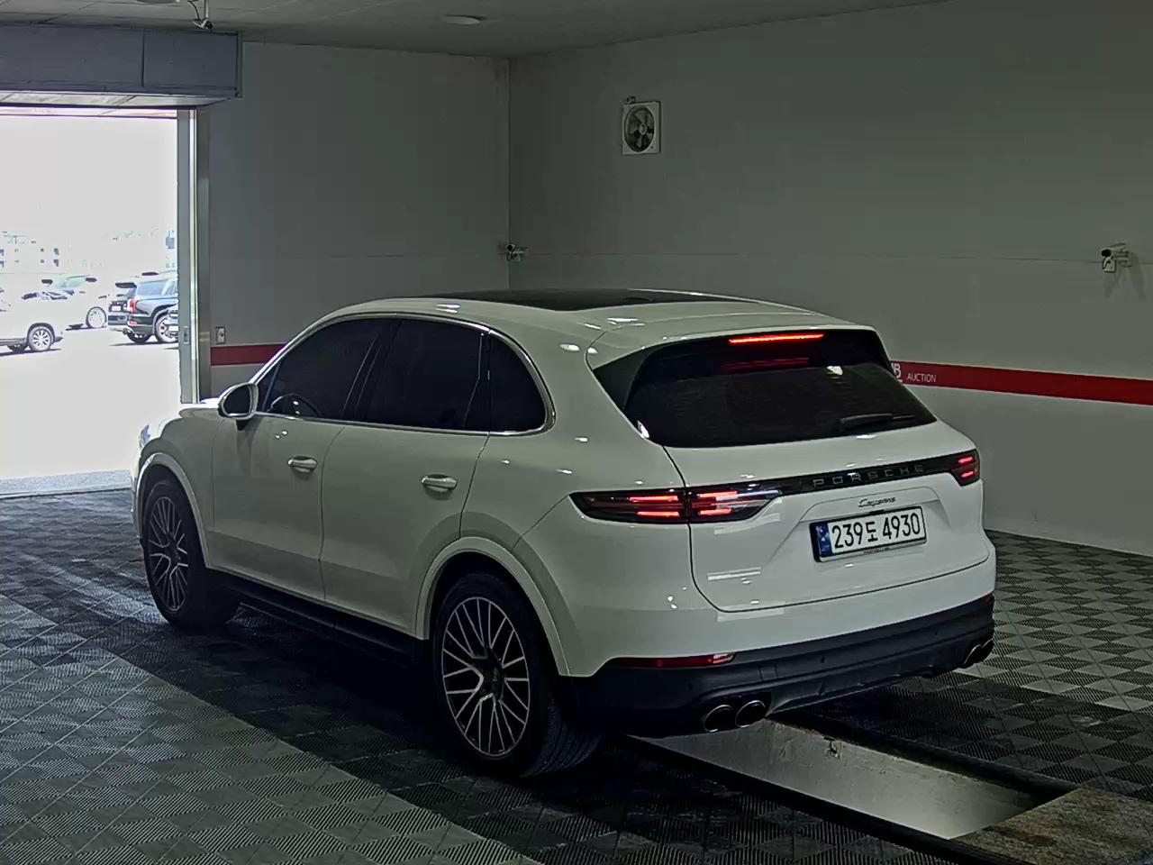 2023 - porsche cayenne