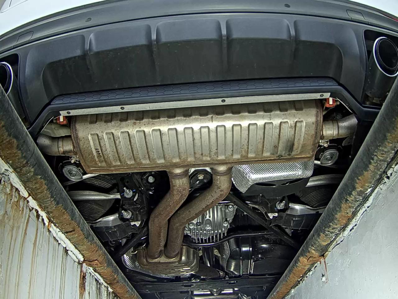 2023 - porsche cayenne