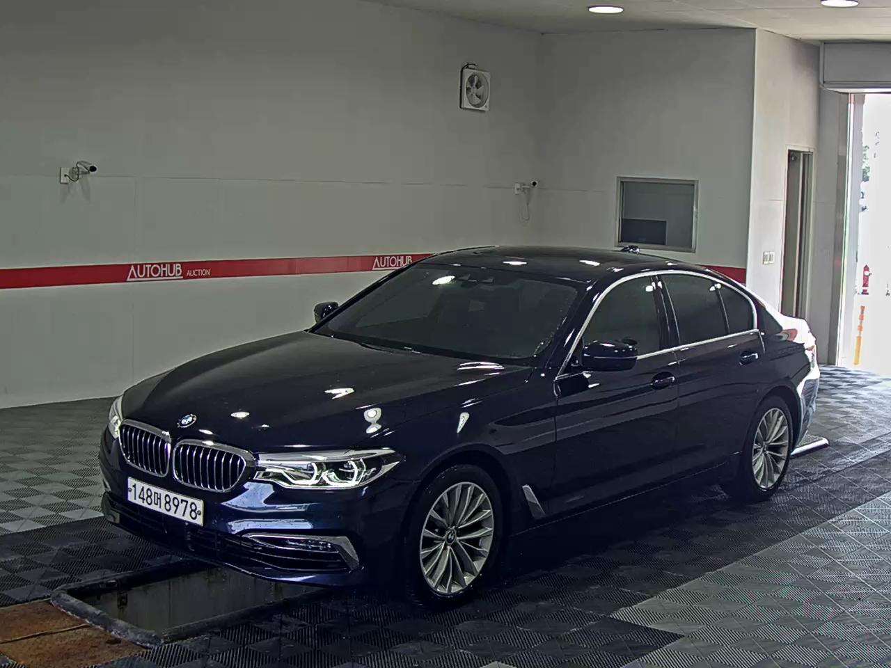 BMW 5 SERIES (7TH GEN) 520d xDrive