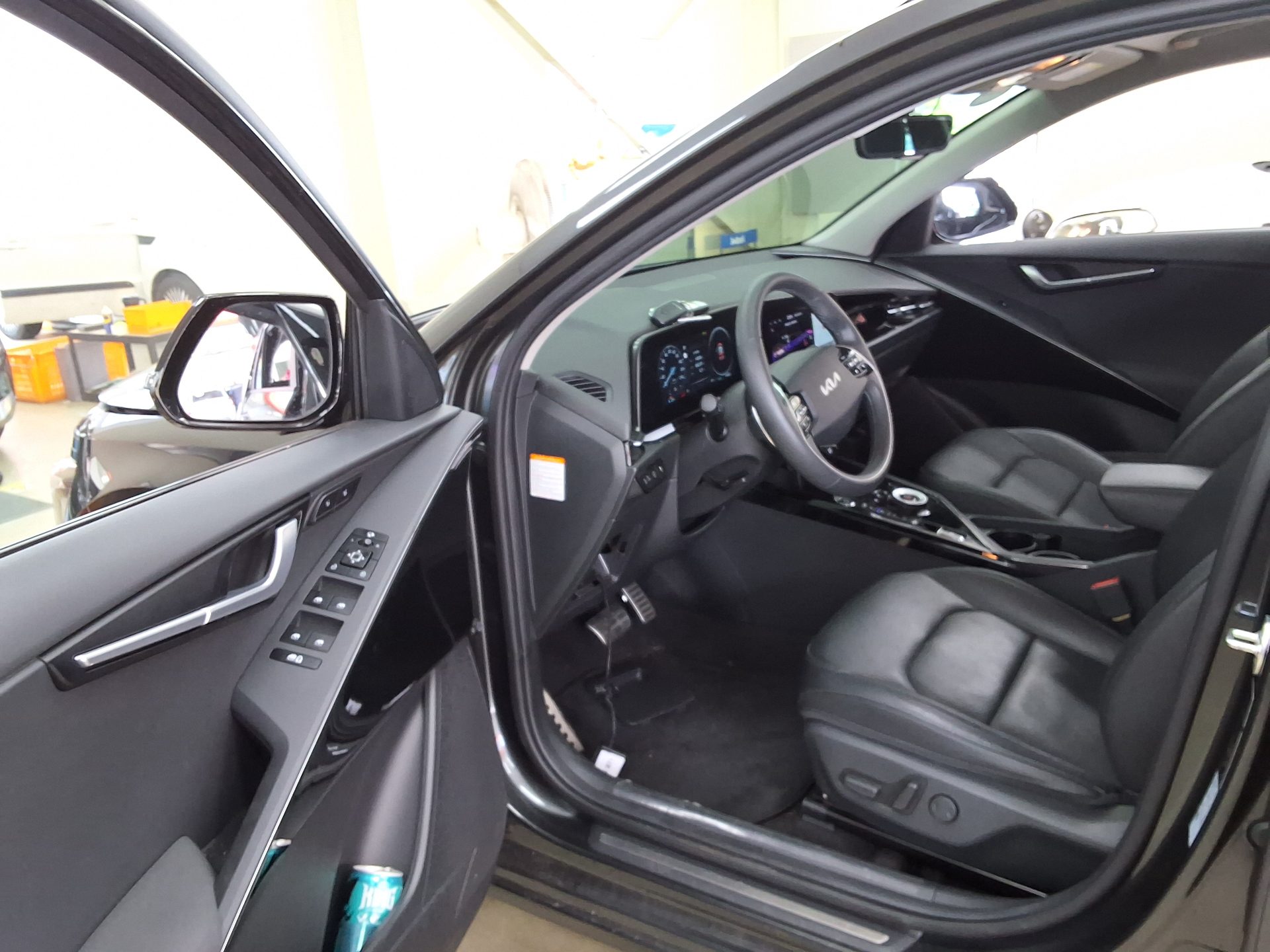 2023 - kia niro