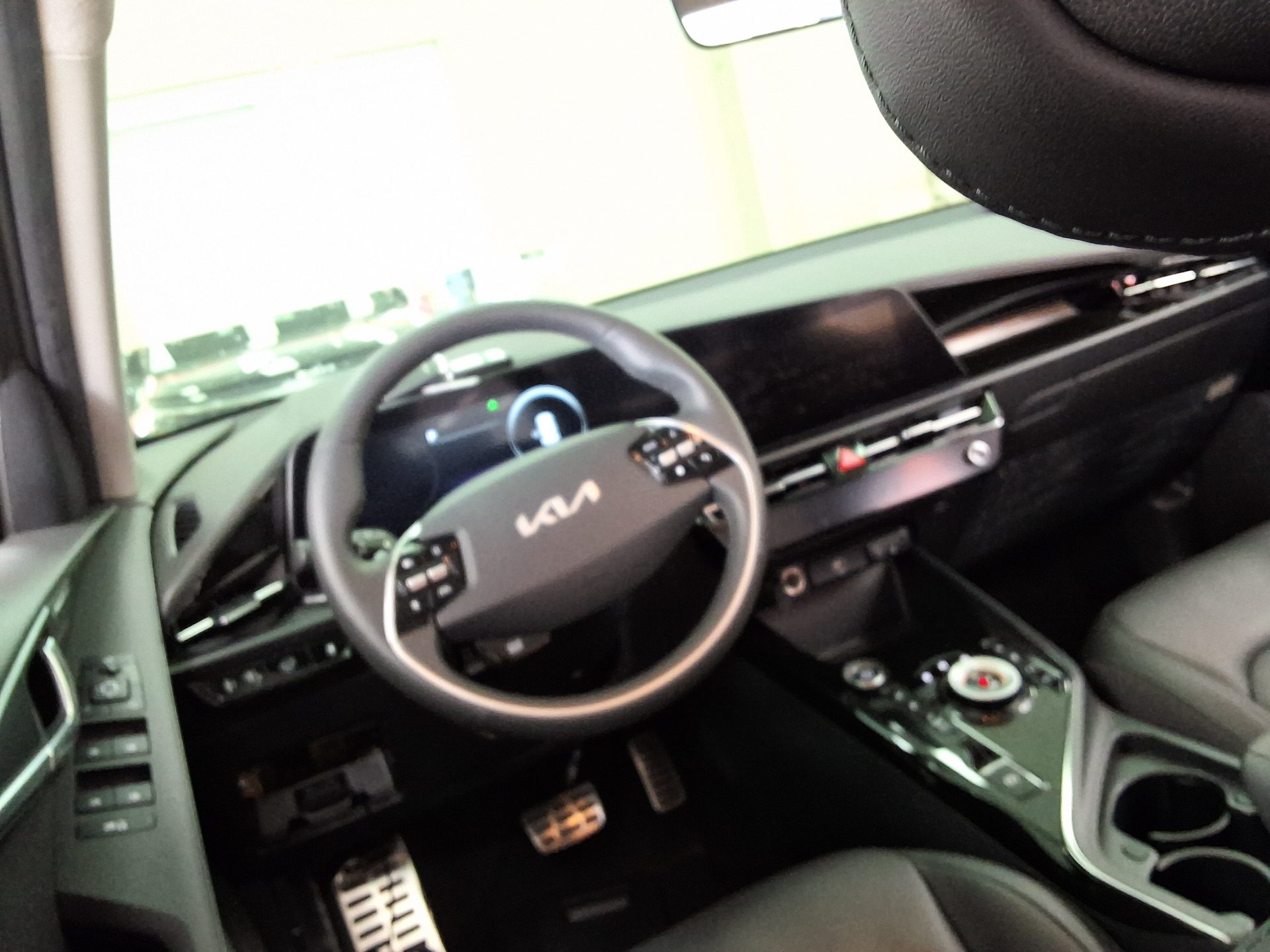 2023 - kia niro