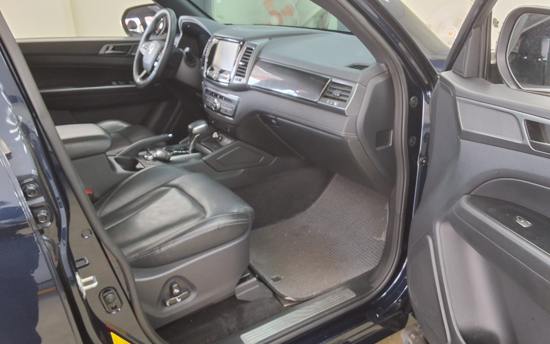 2022 - ssangyong rexton