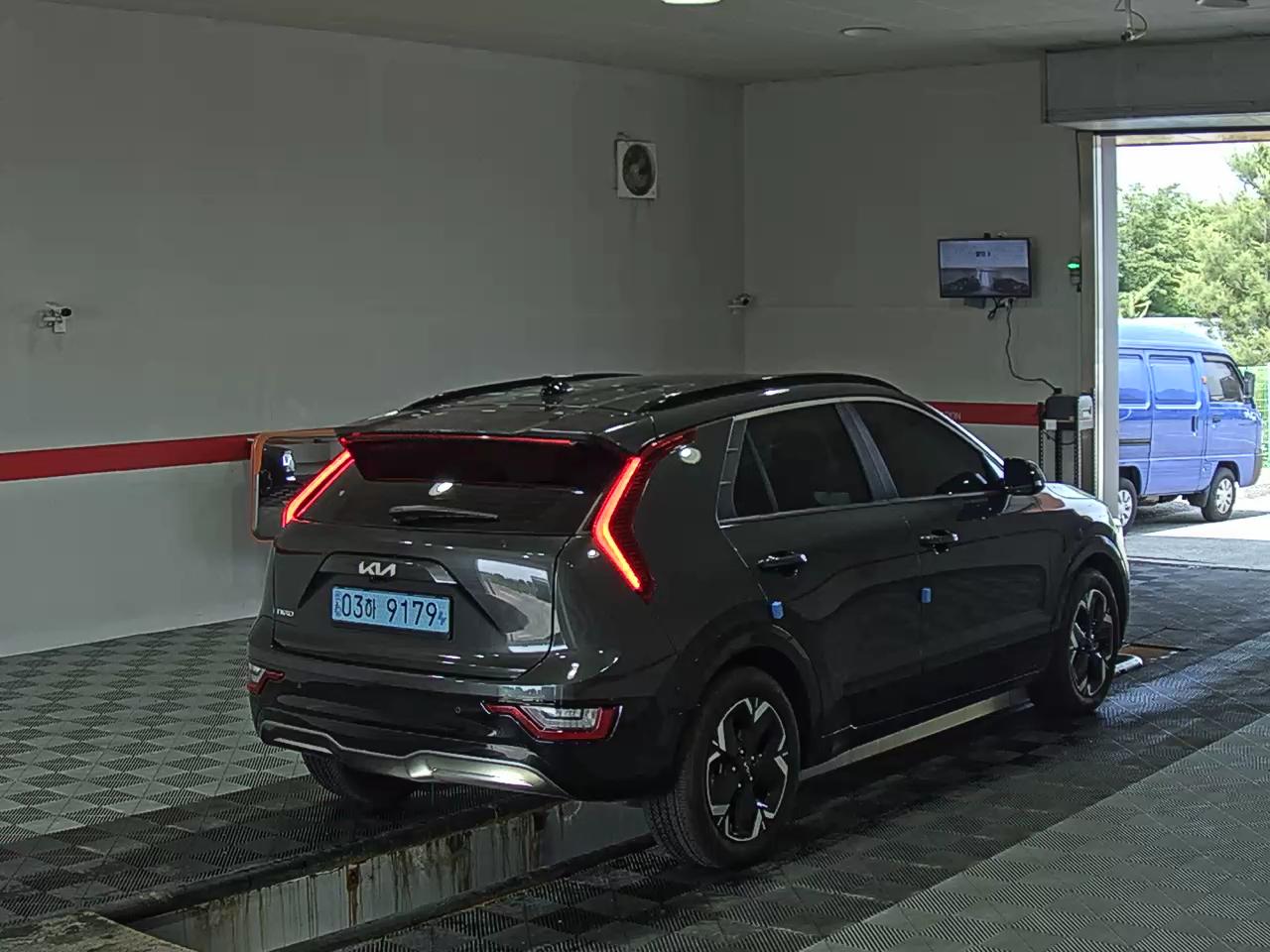 2023 - kia niro