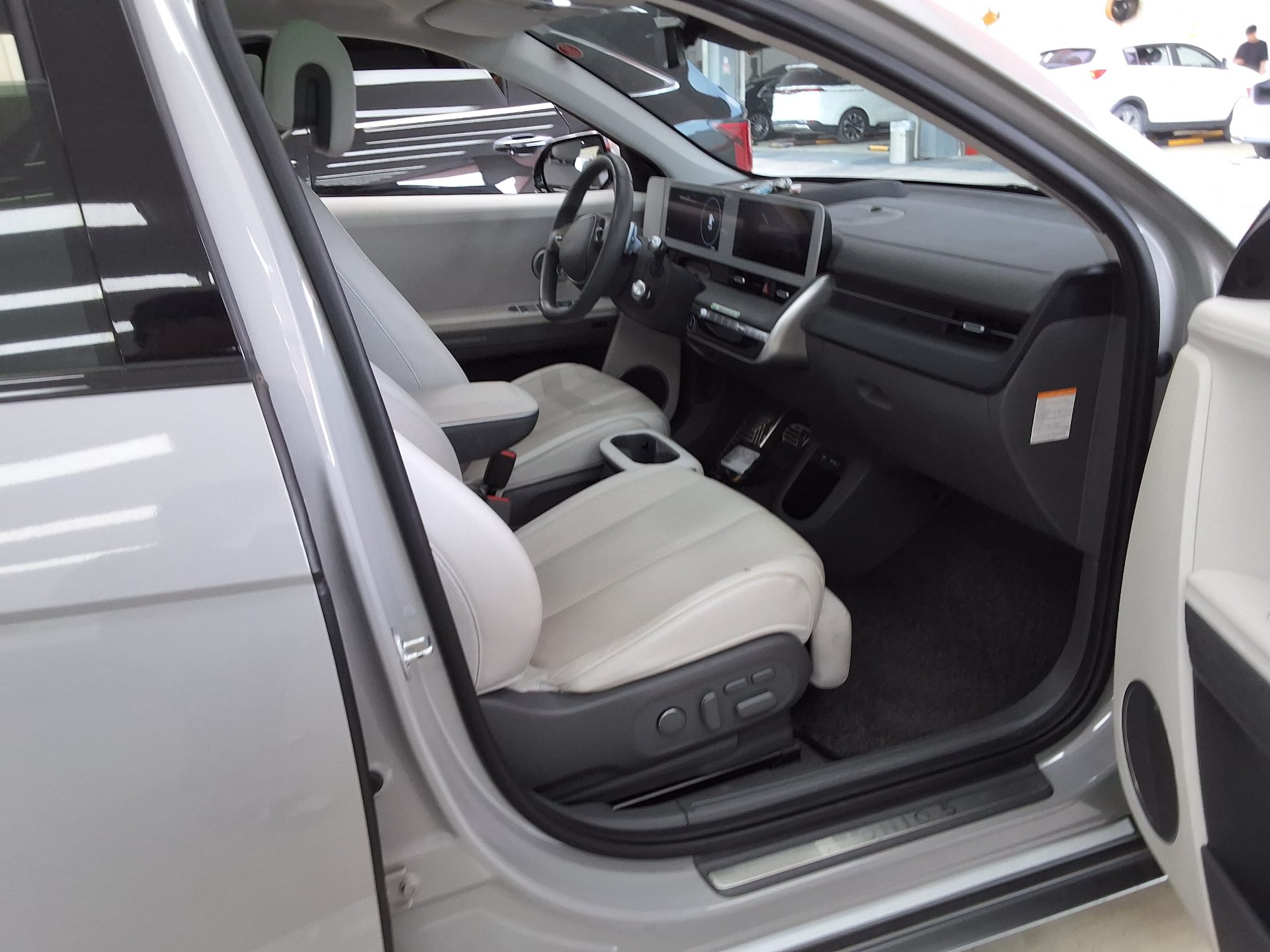 2023 - hyundai ioniq