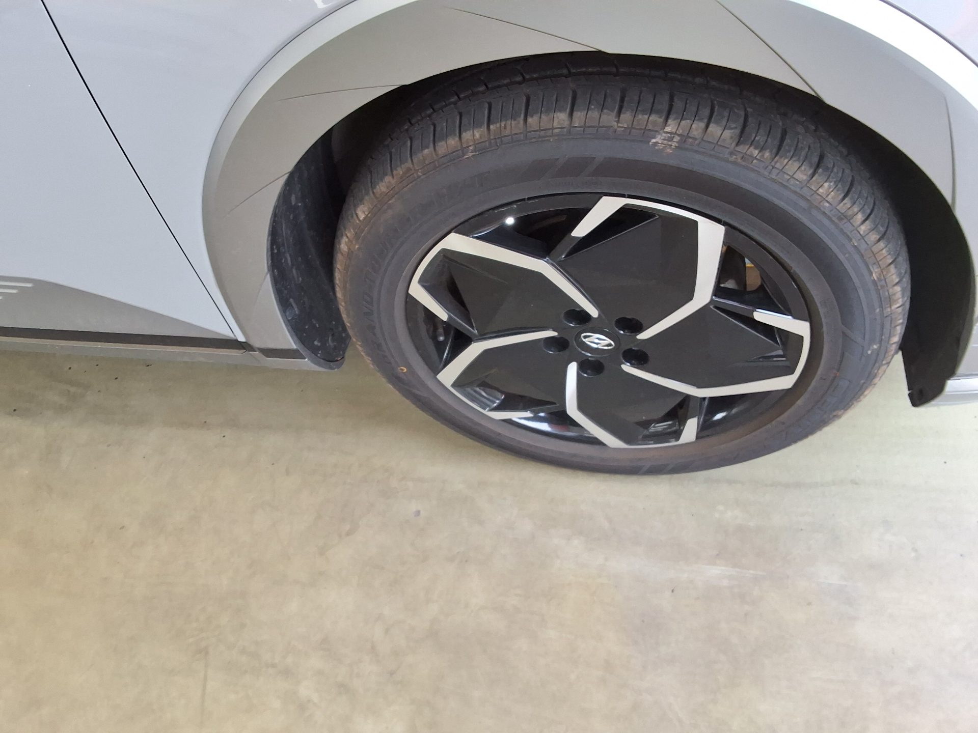 2023 - hyundai ioniq