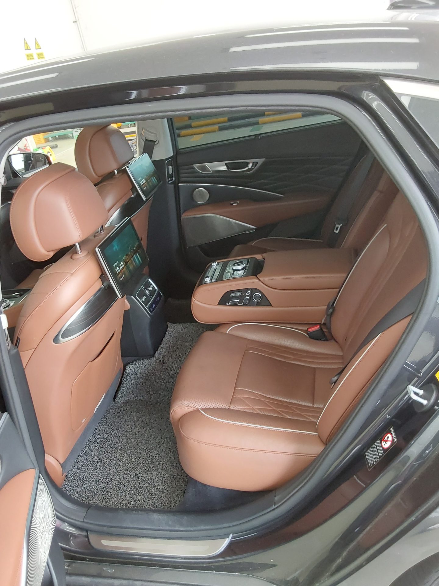 2019 - kia k9