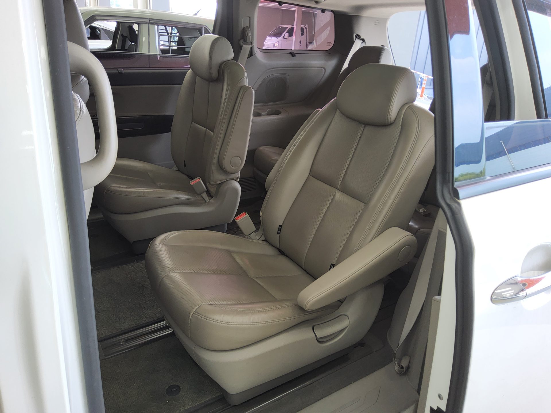 2017 - kia carnival