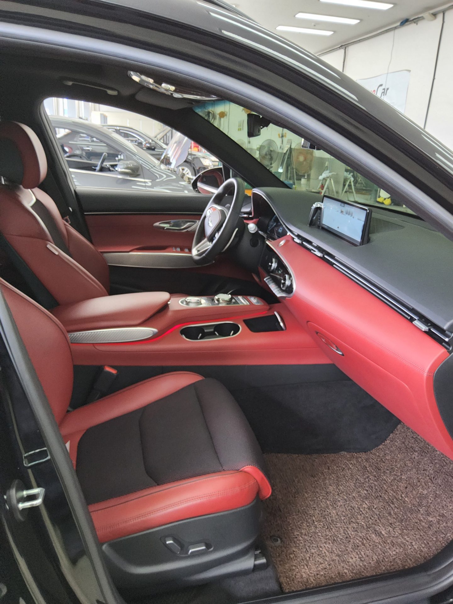 2022 - genesis gv70