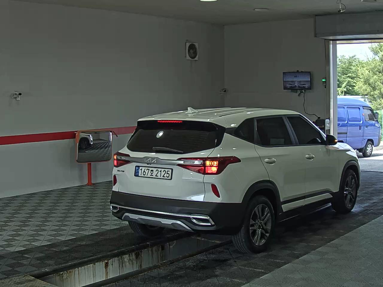 2023 - kia seltos