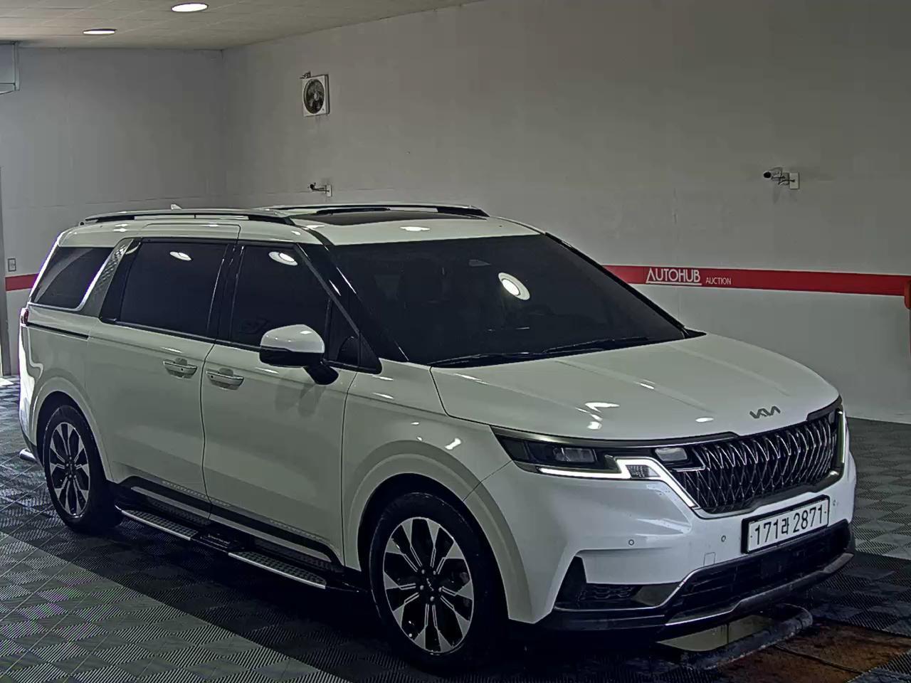 2023 - kia carnival