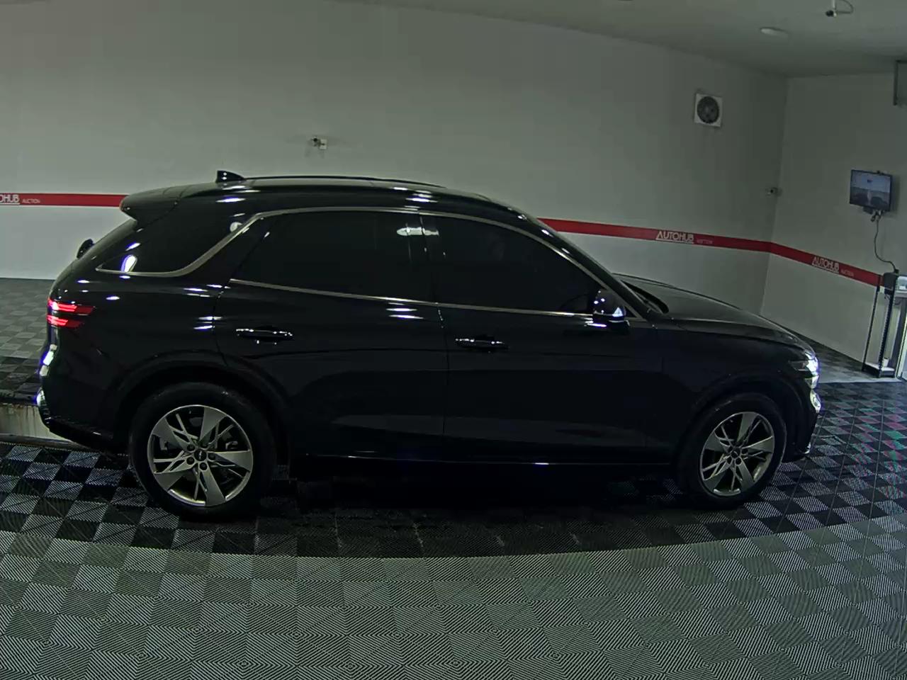 2022 - genesis gv70