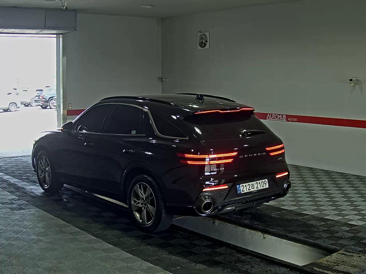 2022 - genesis gv70