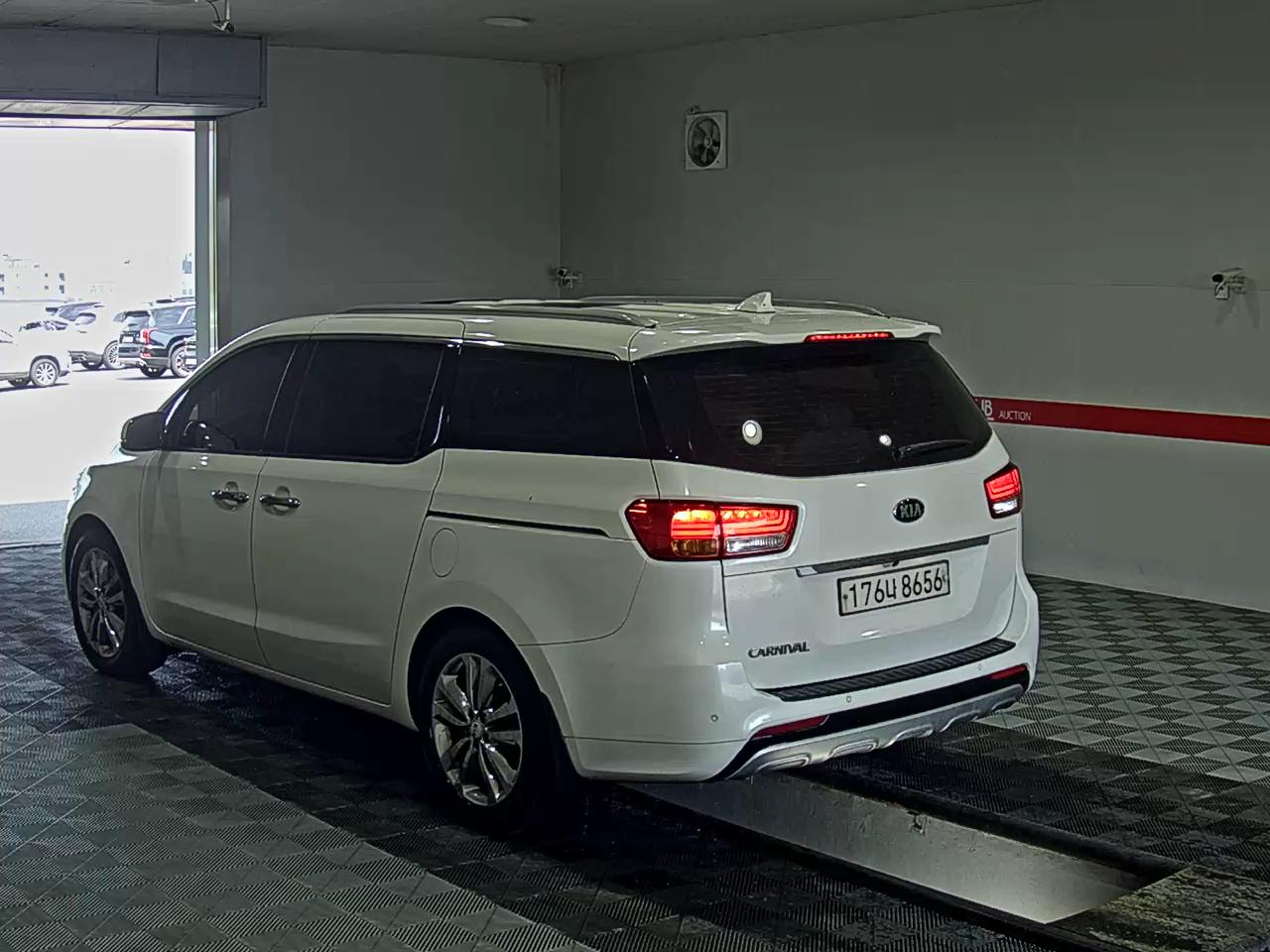 2017 - kia carnival