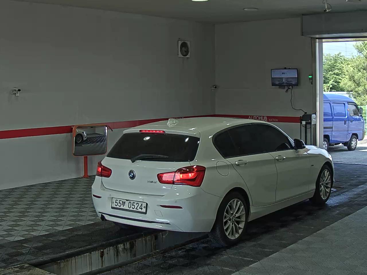 2016 - bmw 1 series