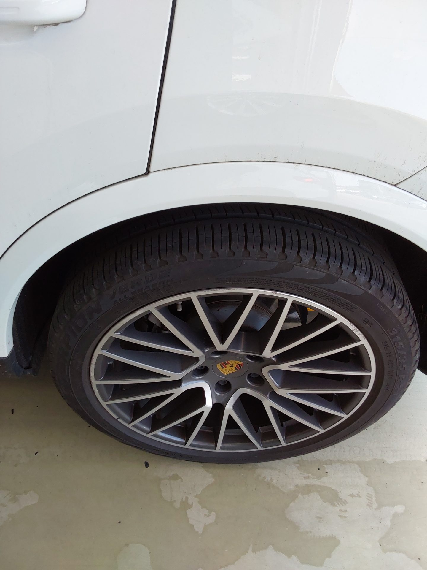 2019 - porsche cayenne