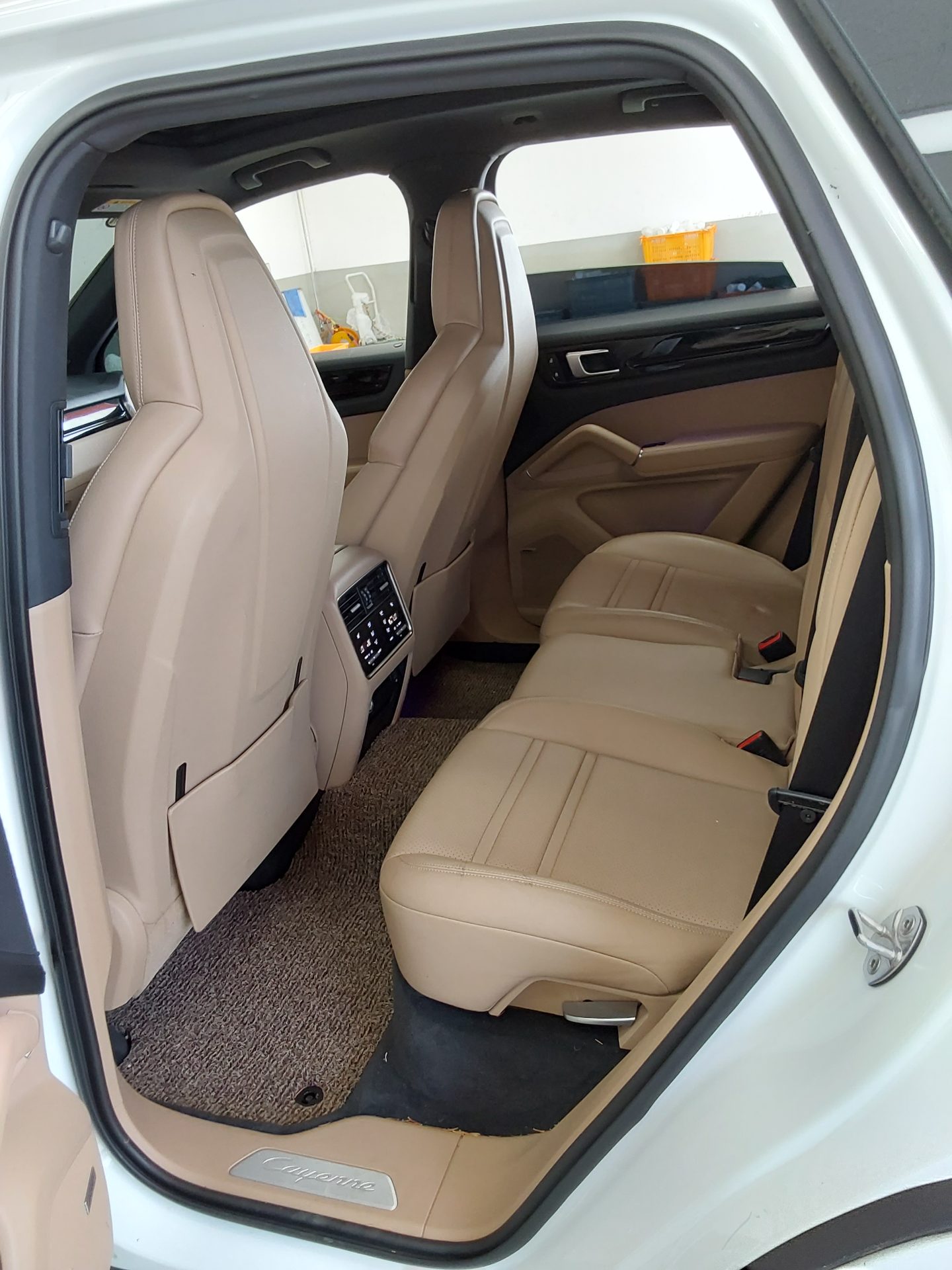 2019 - porsche cayenne