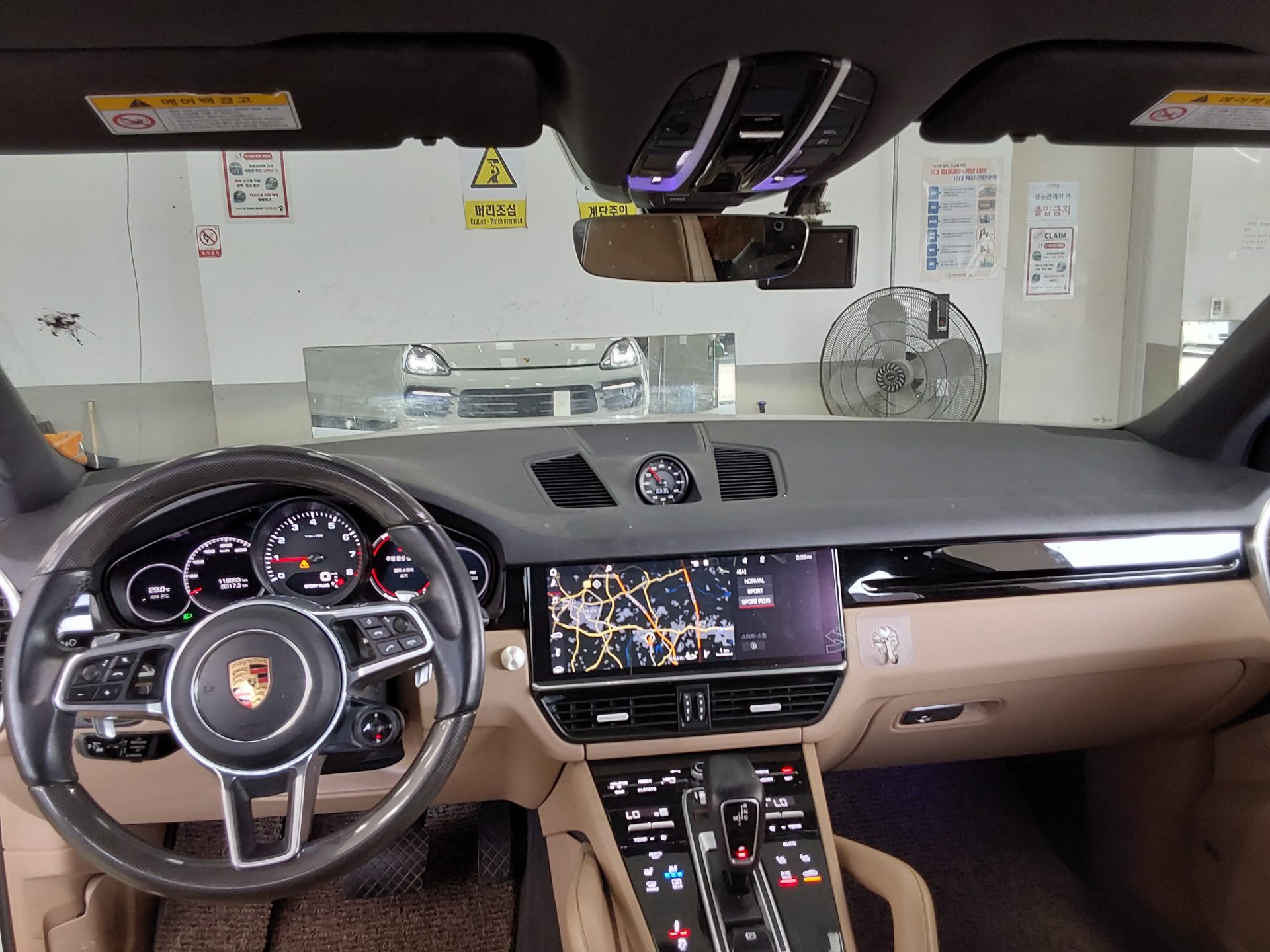 2019 - porsche cayenne