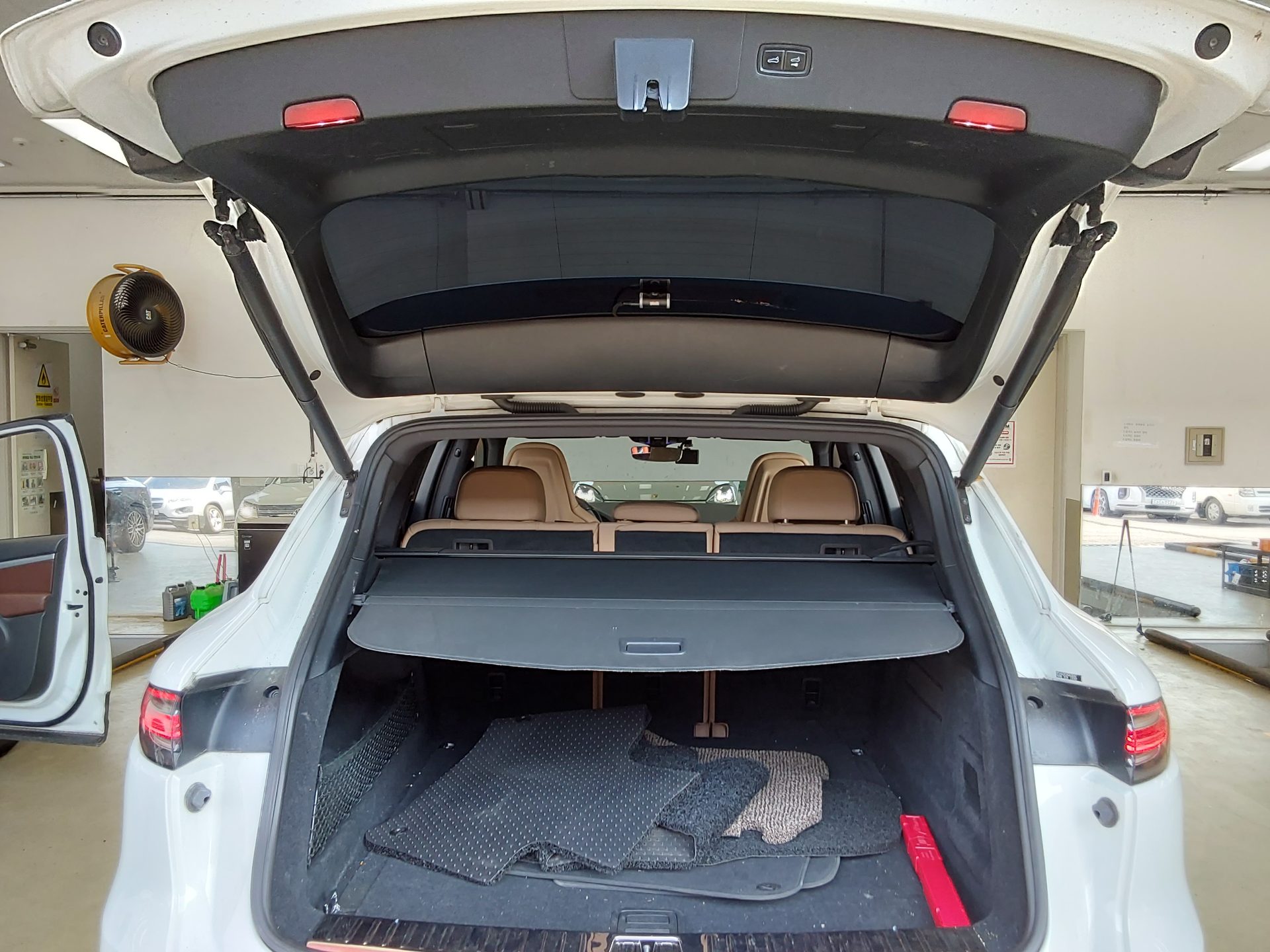 2019 - porsche cayenne