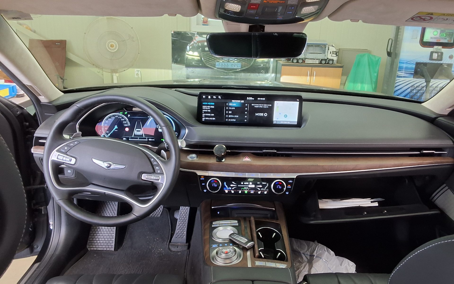 2022 - genesis eg80