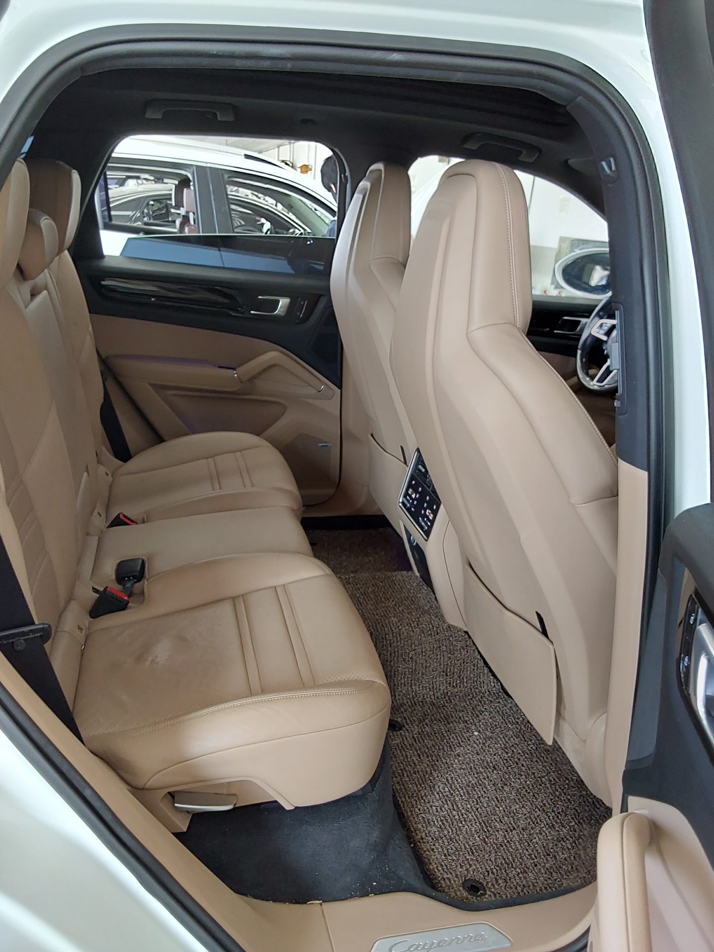 2019 - porsche cayenne