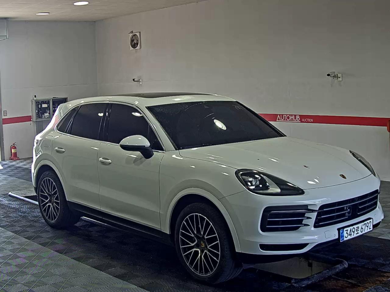 2019 - porsche cayenne