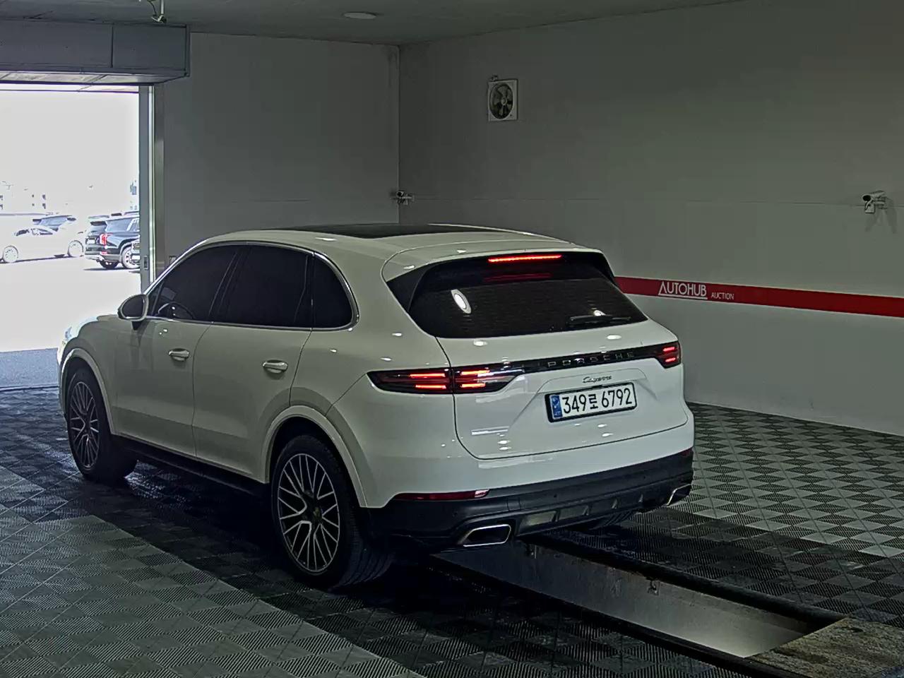2019 - porsche cayenne