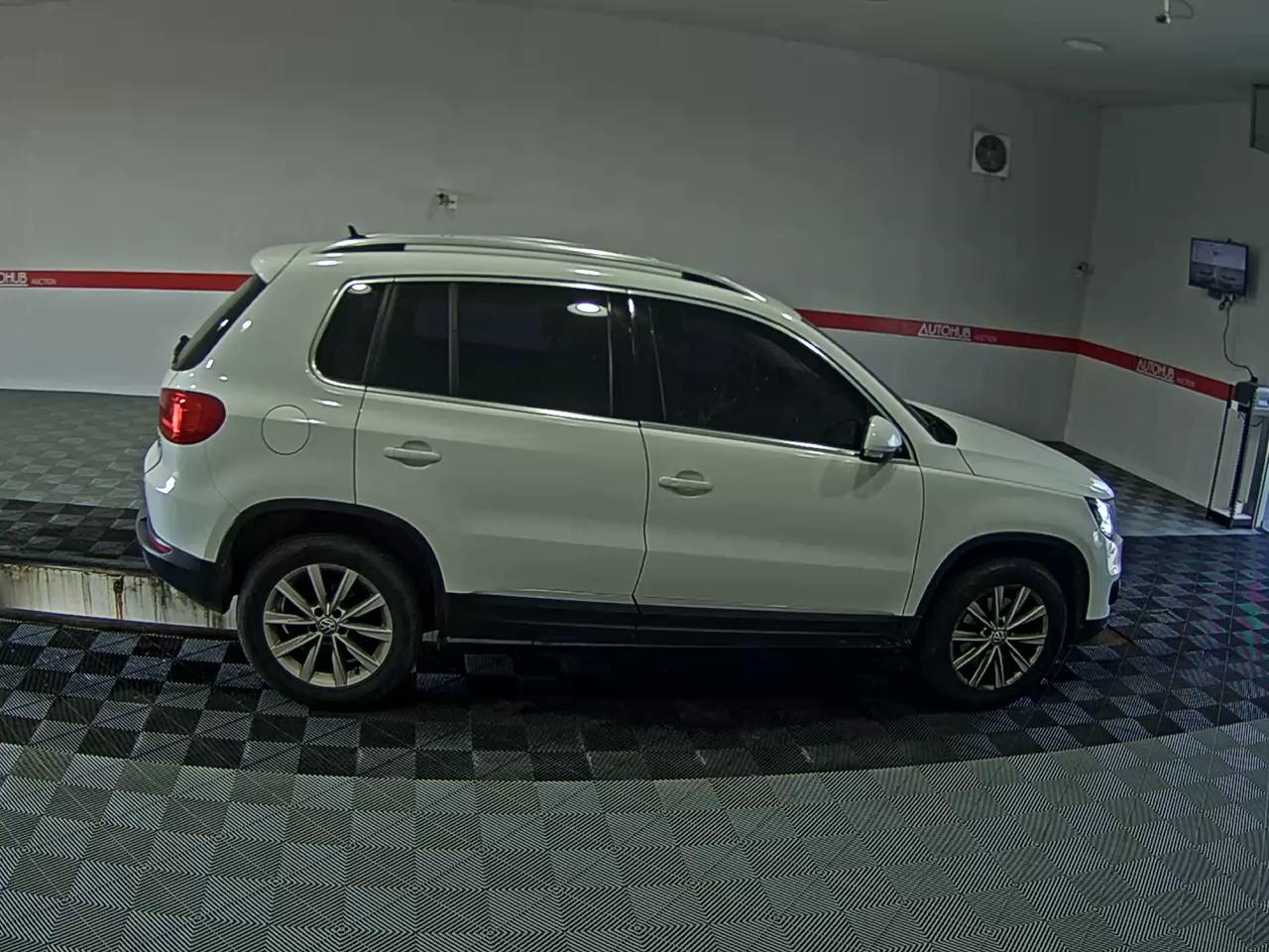 2016 - volkswagen tiguan