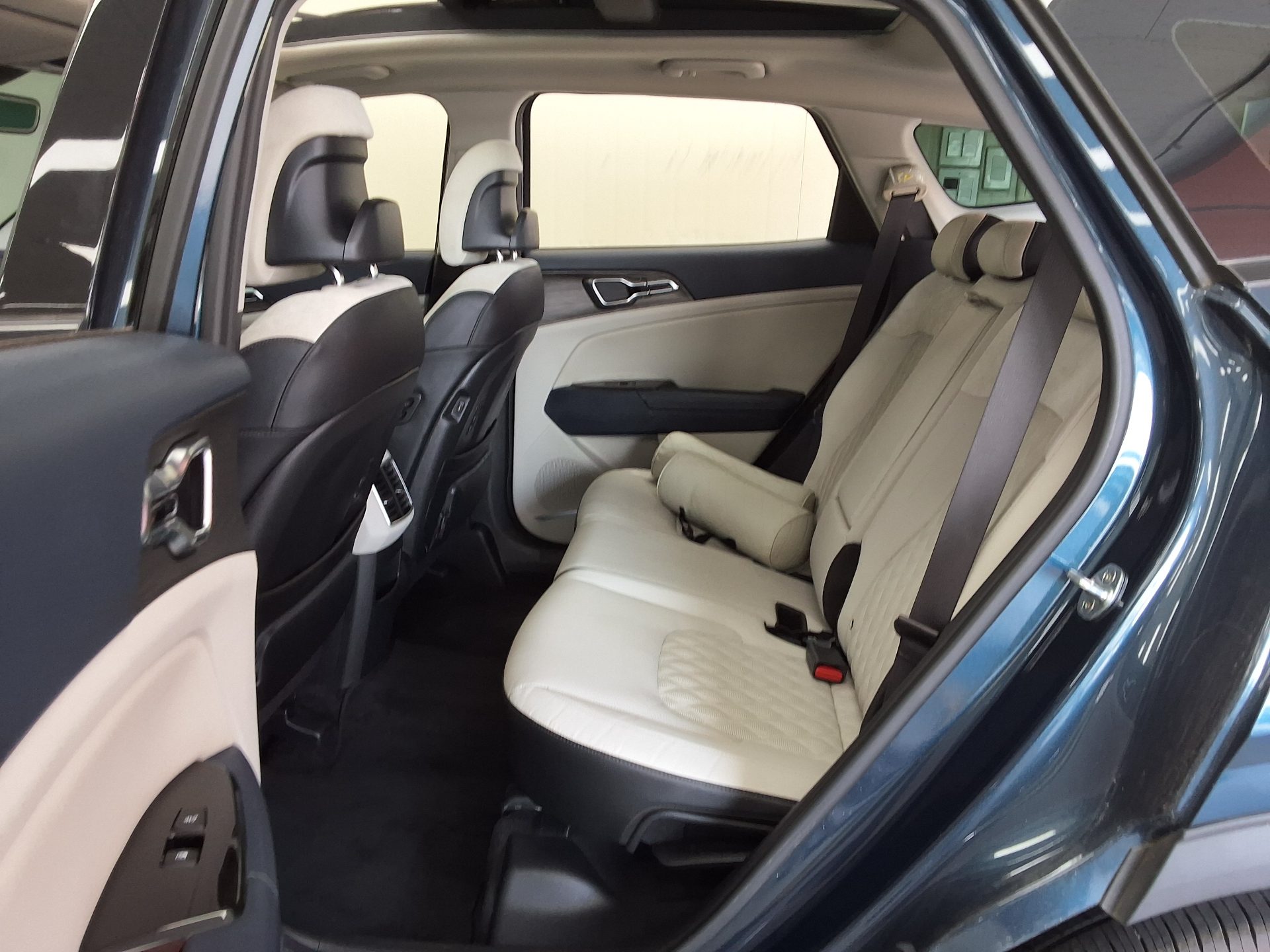 2022 - kia sportage