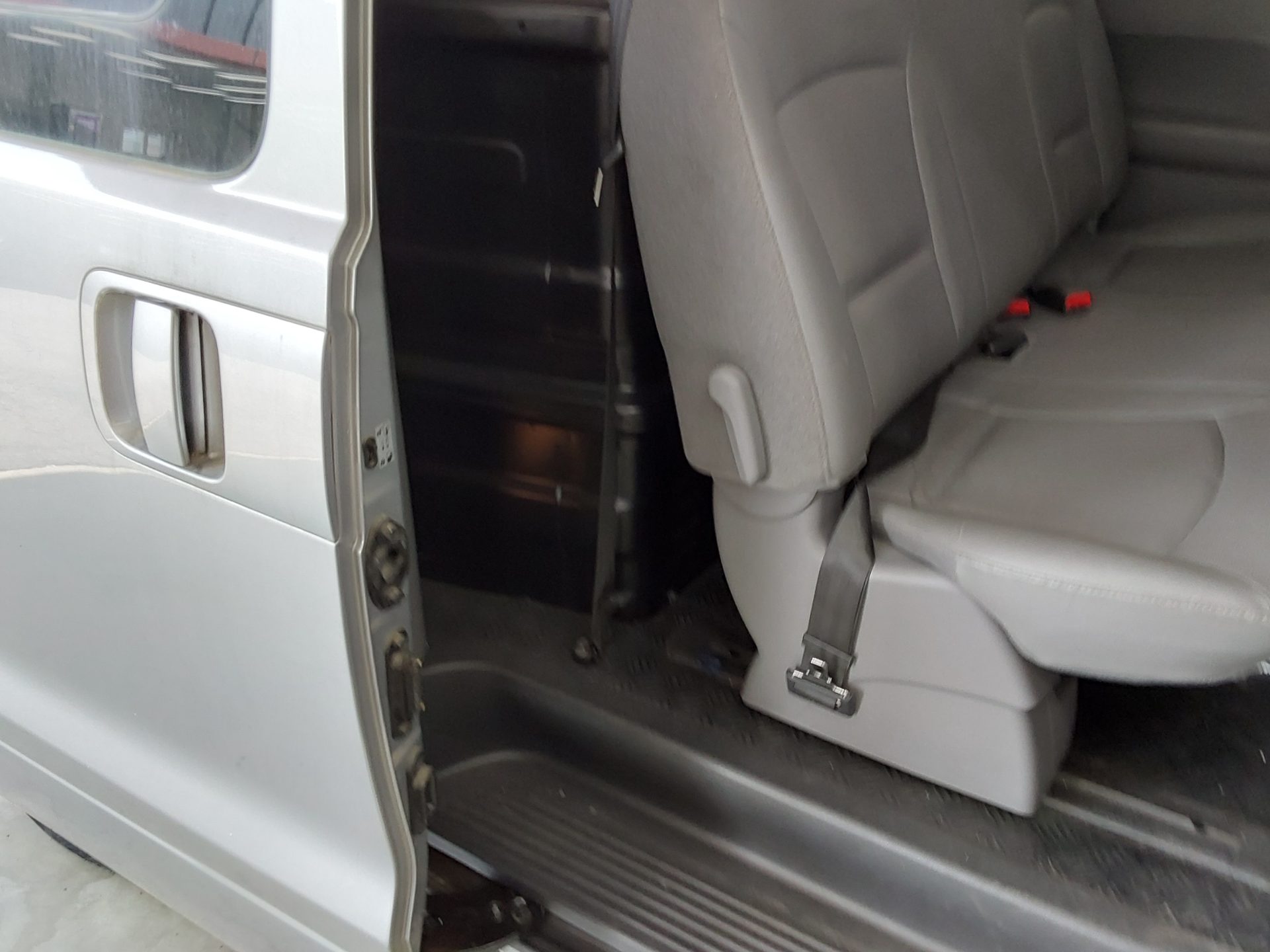 2014 - hyundai grand starex