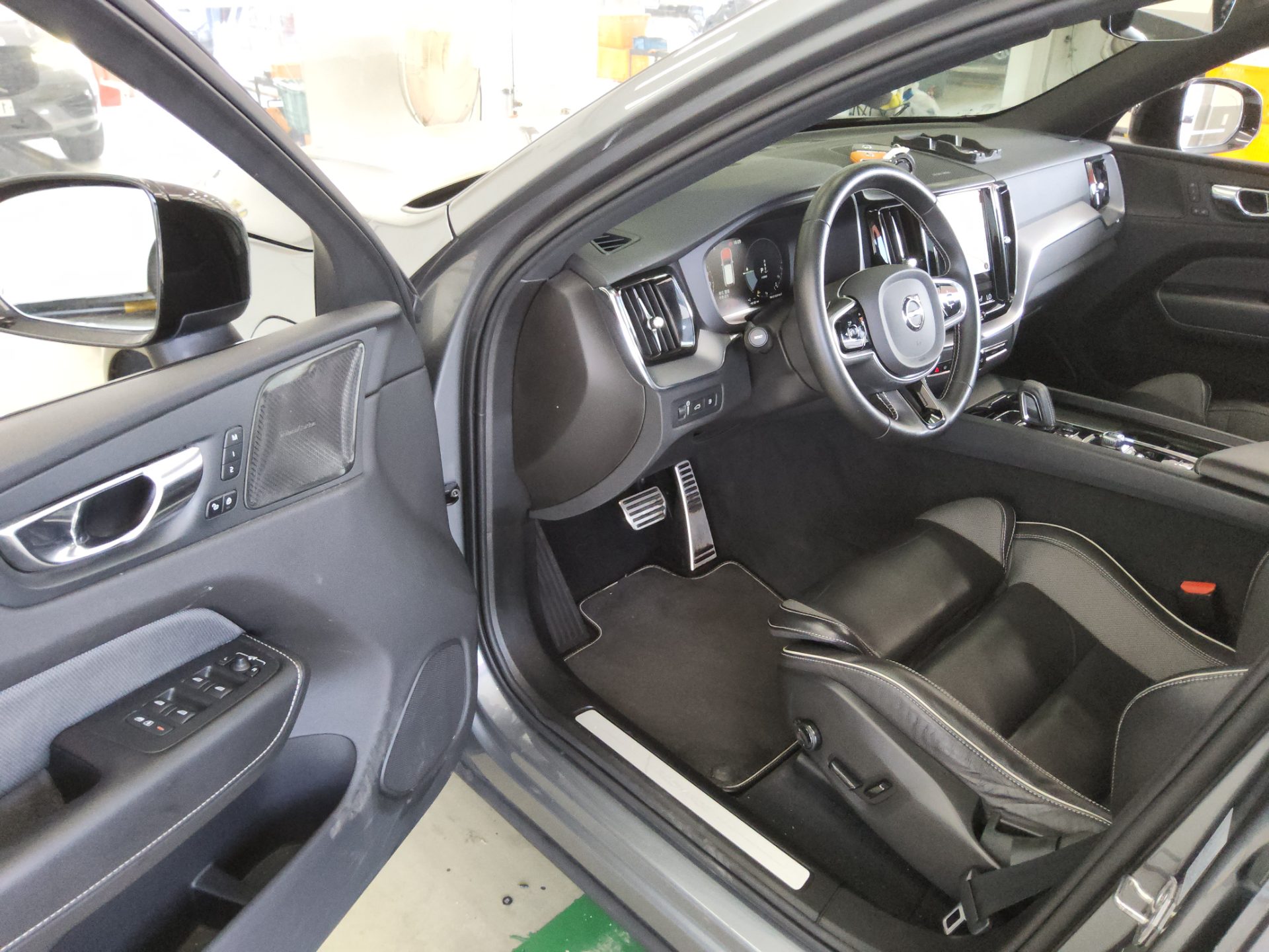 2021 - volvo xc60