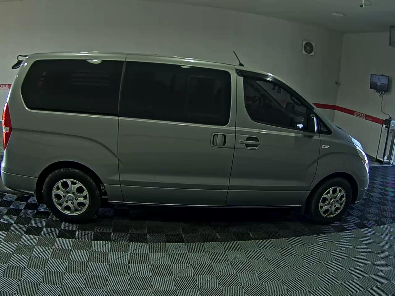 2014 - hyundai grand starex