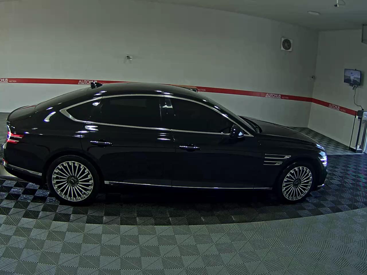 2022 - genesis eg80