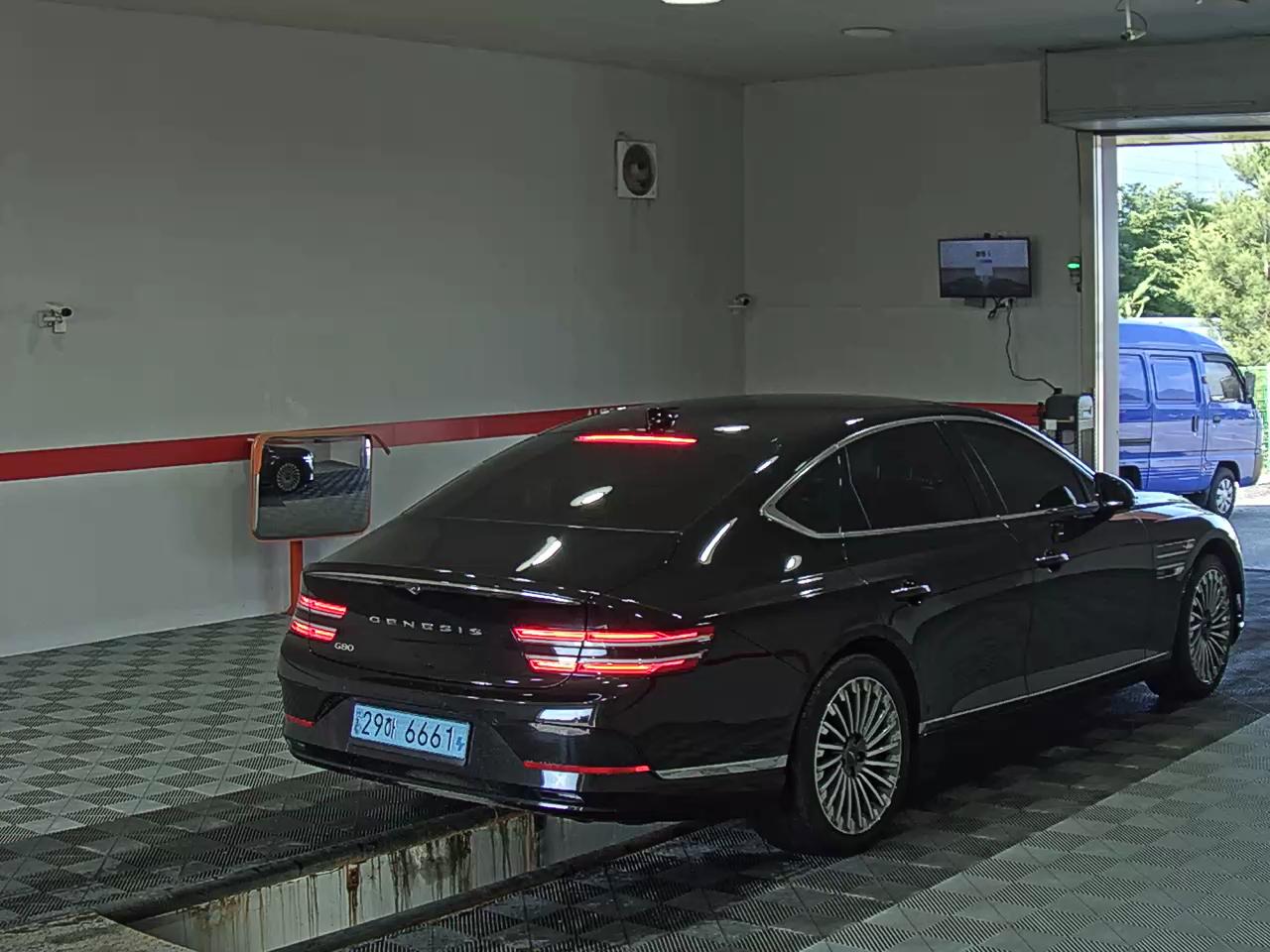 2022 - genesis eg80
