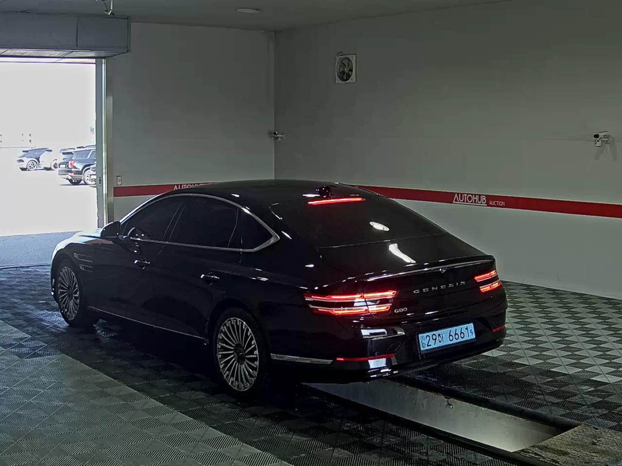 2022 - genesis eg80