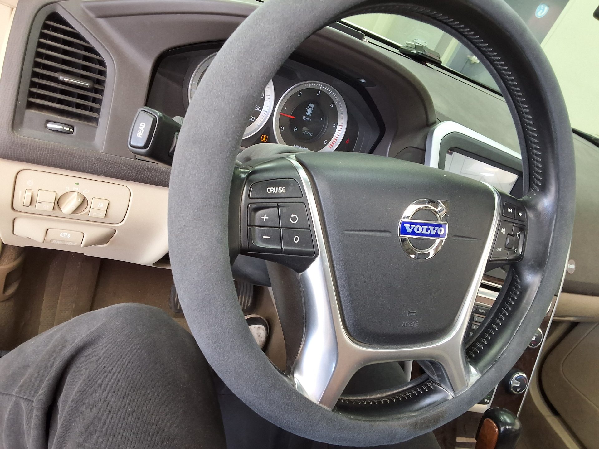 2011 - volvo xc60