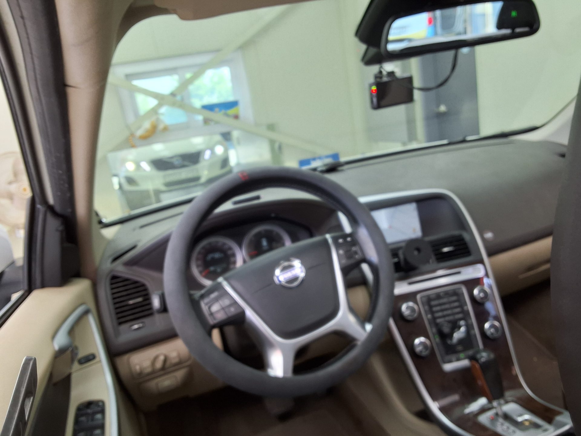 2011 - volvo xc60
