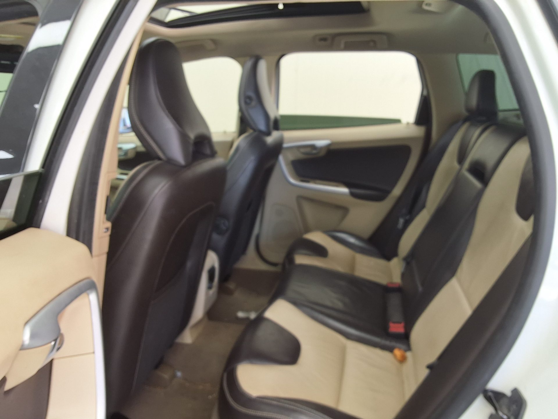 2011 - volvo xc60