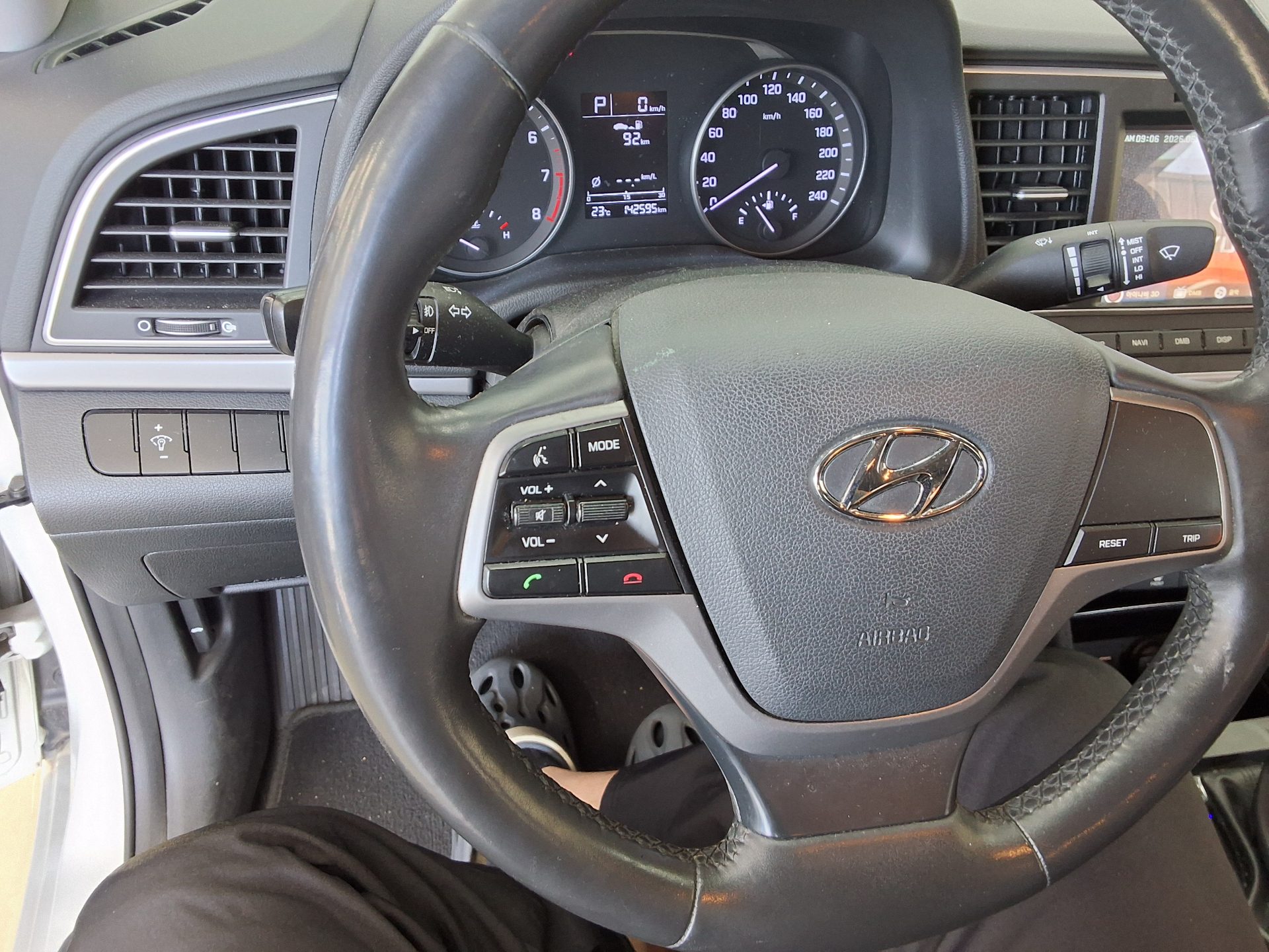 2016 - hyundai avante