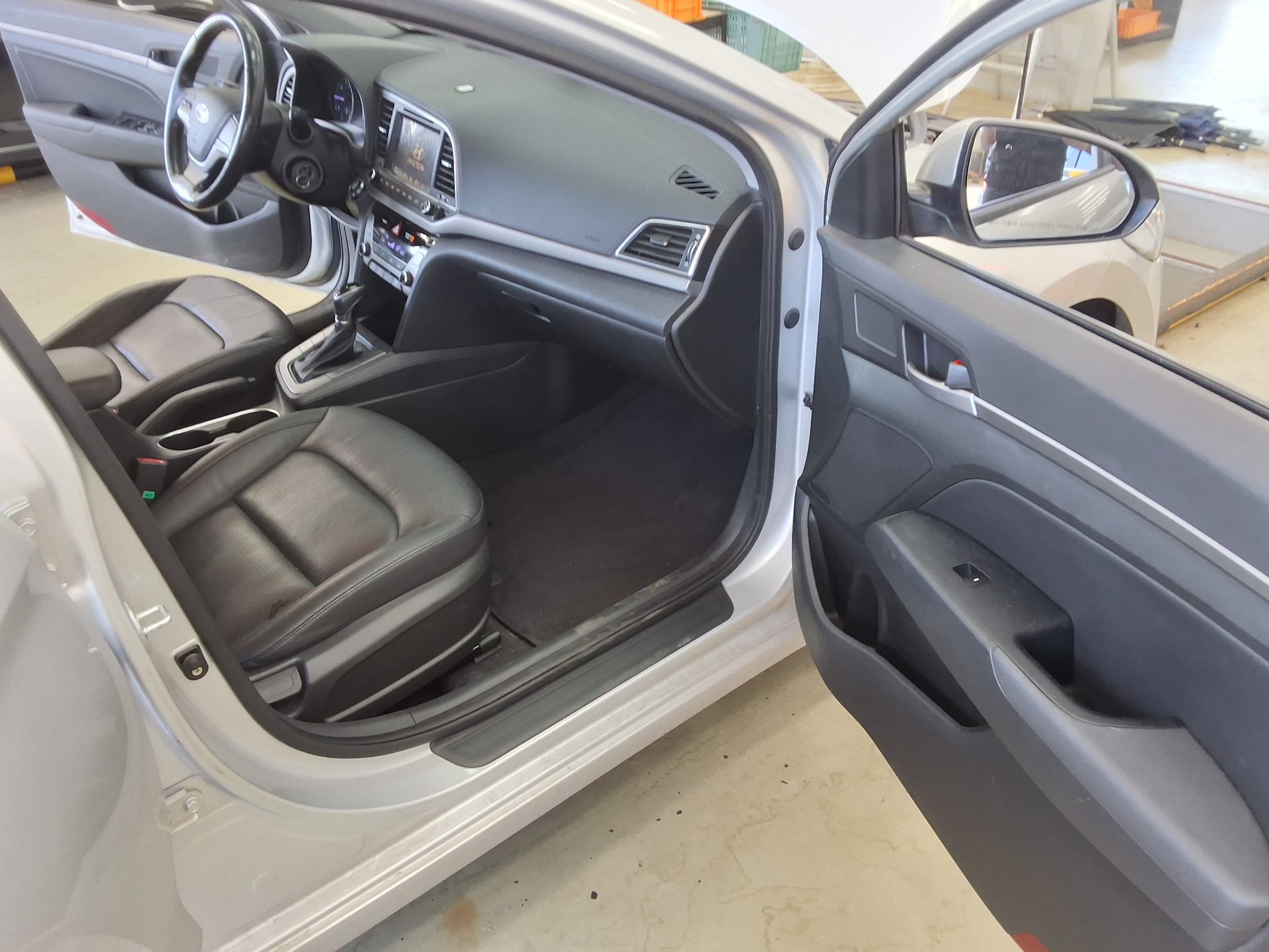 2016 - hyundai avante