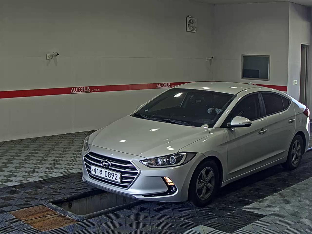 HYUNDAI AVANTE GDi