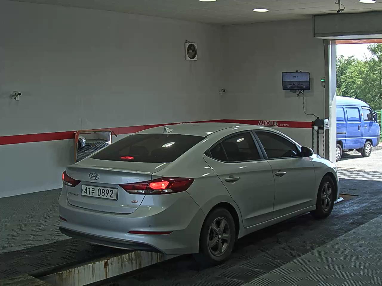 2016 - hyundai avante