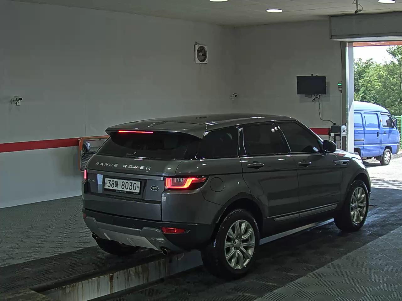 2018 - land rover range rover